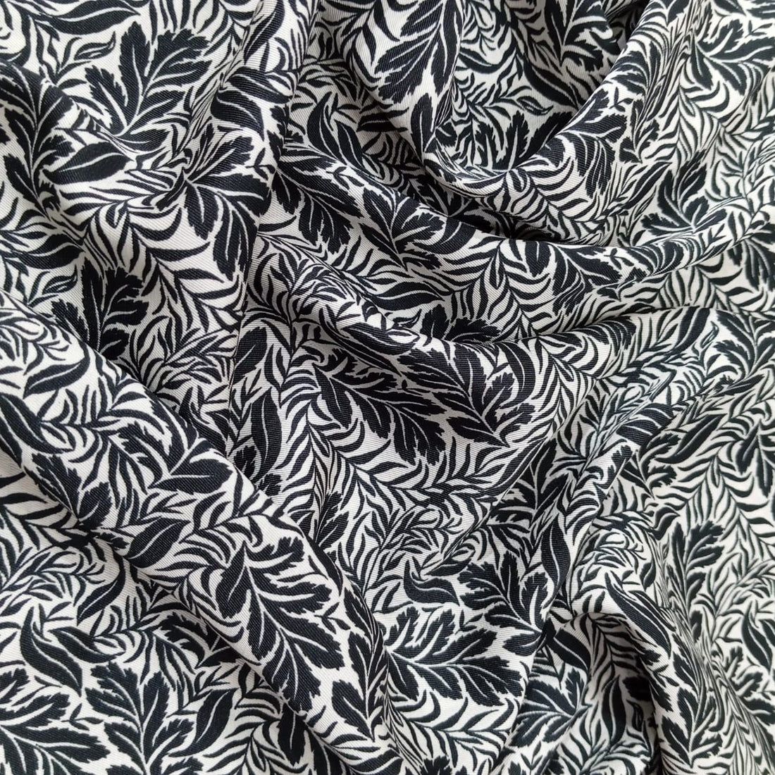 Black And White Tropical Vibes Print On Twill Satin TSPS18