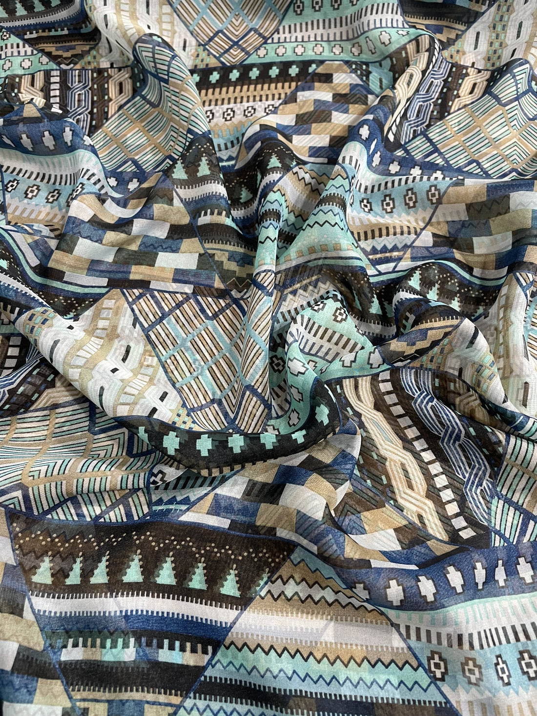 Triangle Print On Flat Chiffon FCPS135