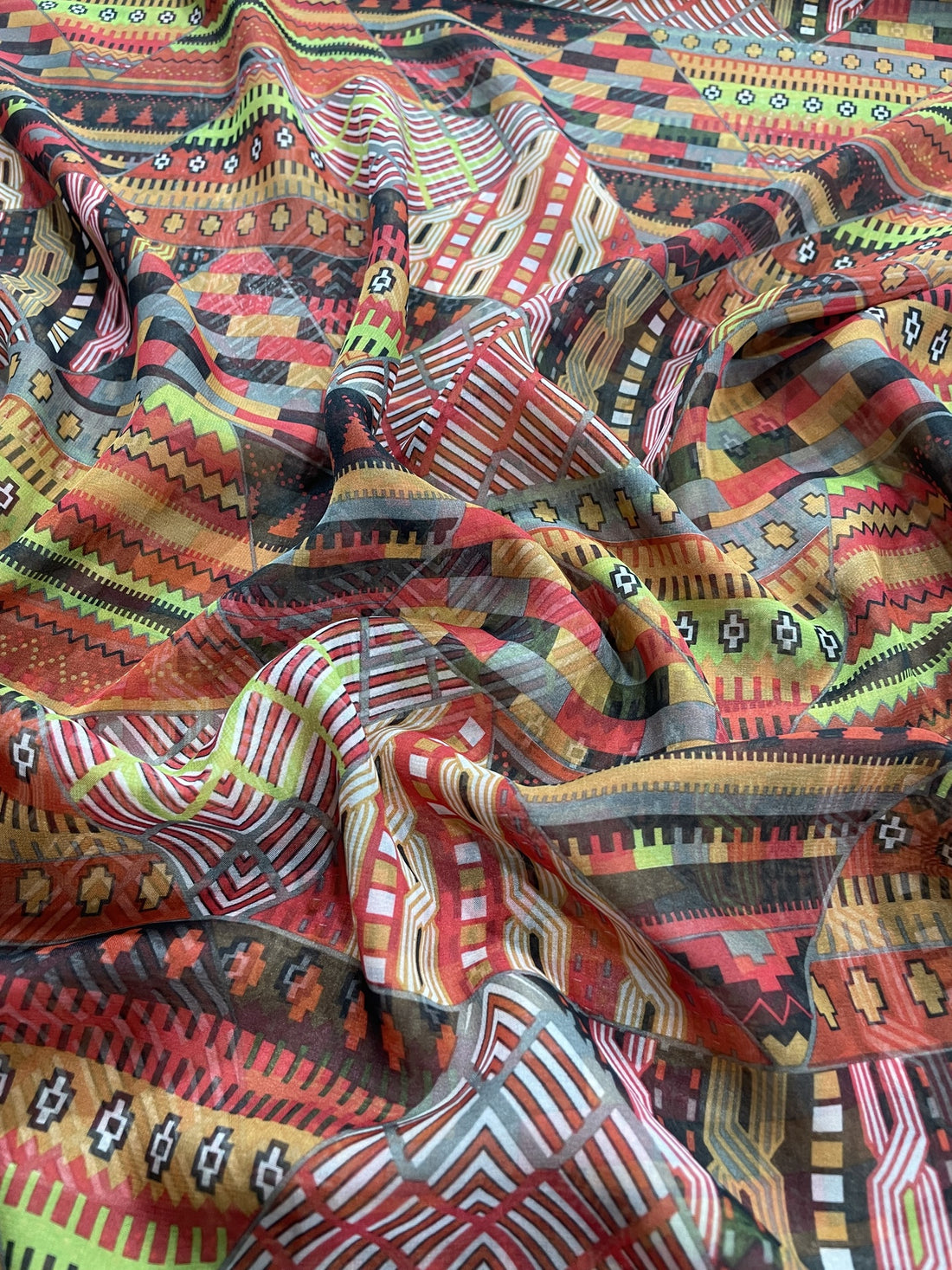 Triangle Print On Flat Chiffon FCPS134