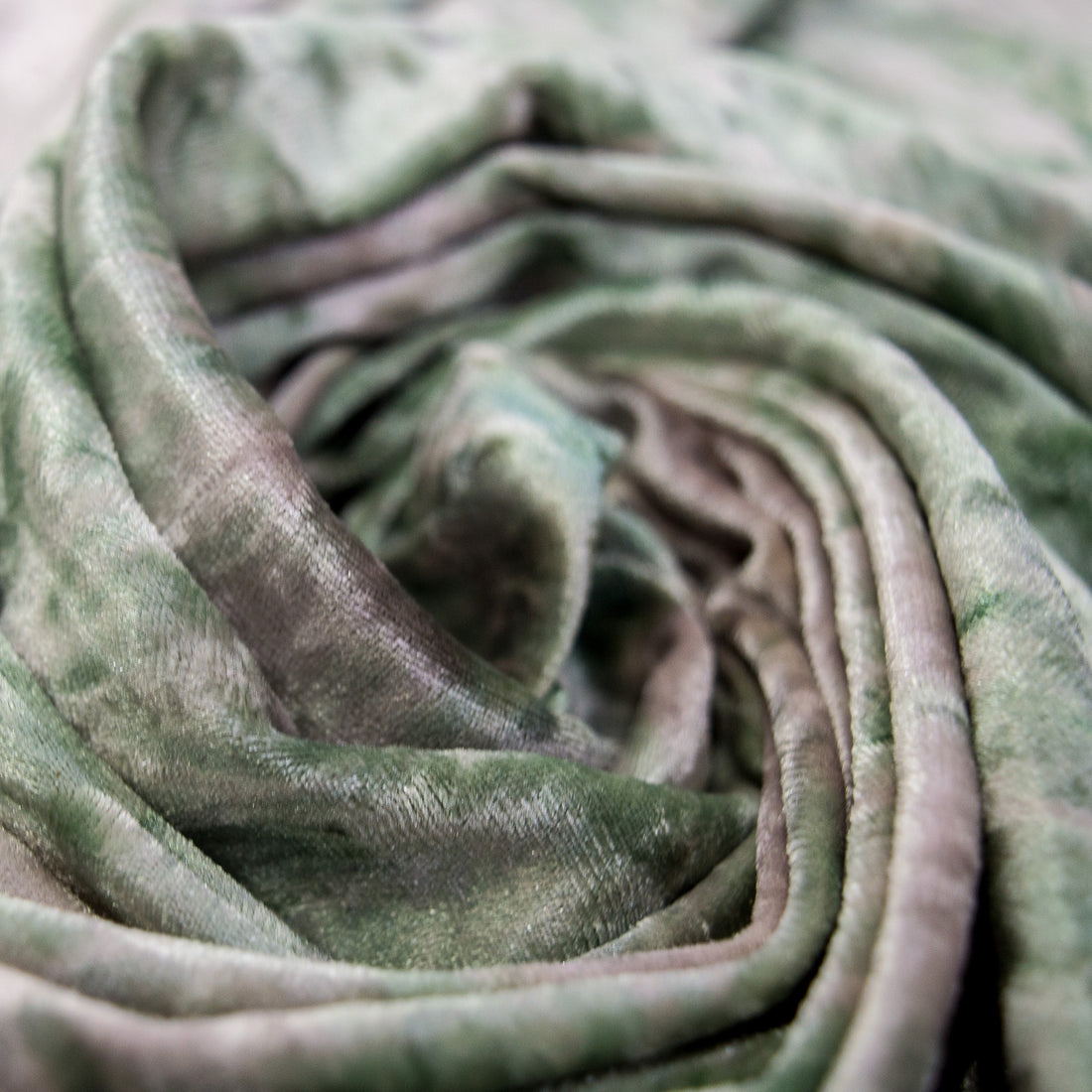 Peachy Moss Tie Dye Velvet
