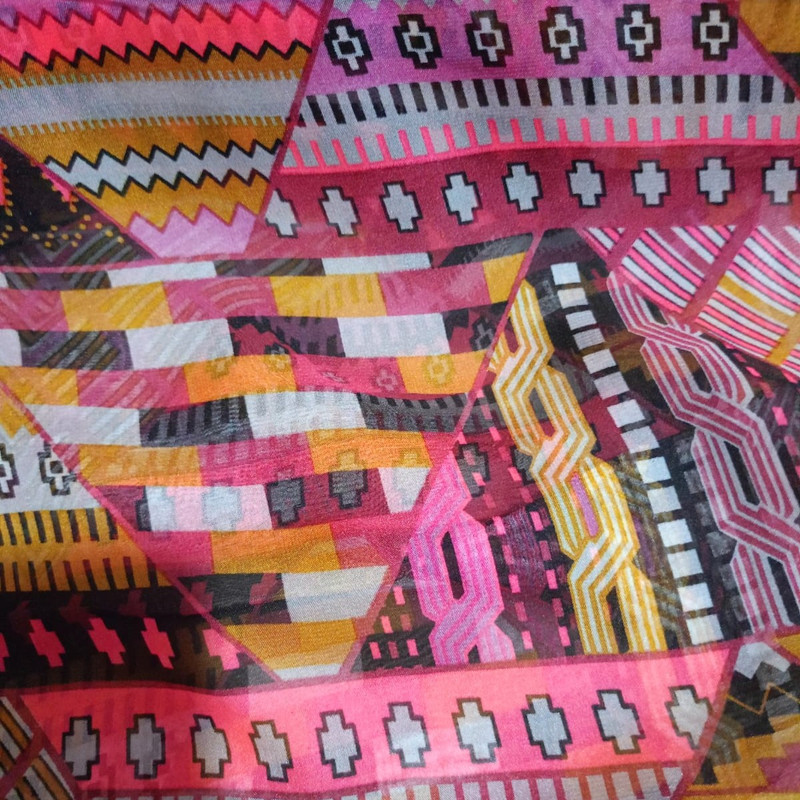 Triangle Print On Flat Chiffon FCPS134